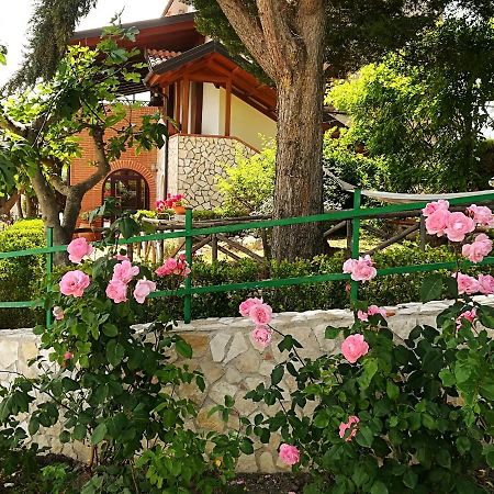 La Dimora Di Radha B&B Centro Olistico Ренде Екстер'єр фото